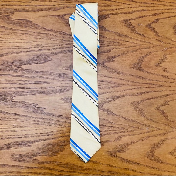 Michael Kors - Picture 3 of 4